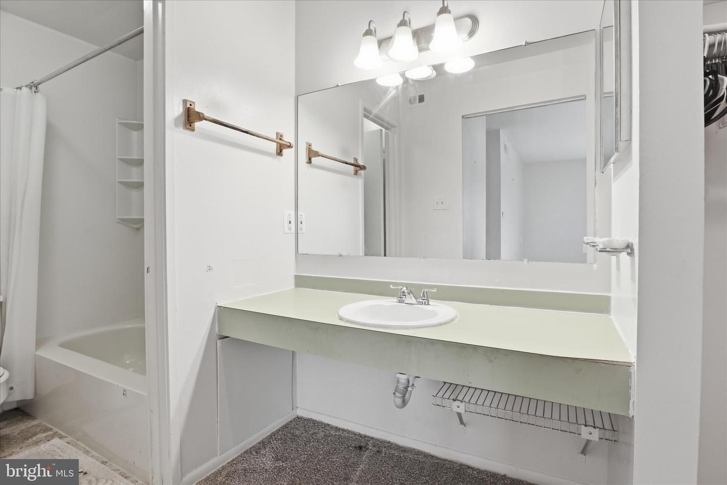 10214 Prince Pl #8-202 Property Photo 15