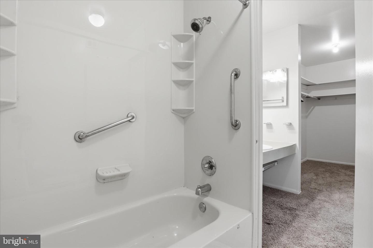 10214 Prince Pl #8-202 Property Photo 16