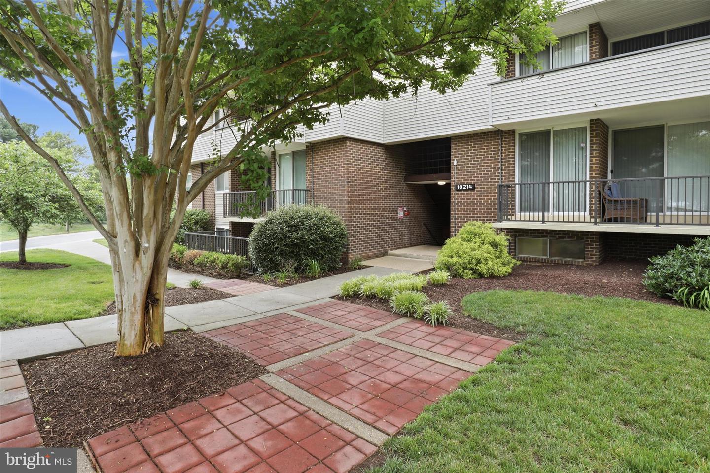 10214 Prince Pl #8-202 Property Photo 31