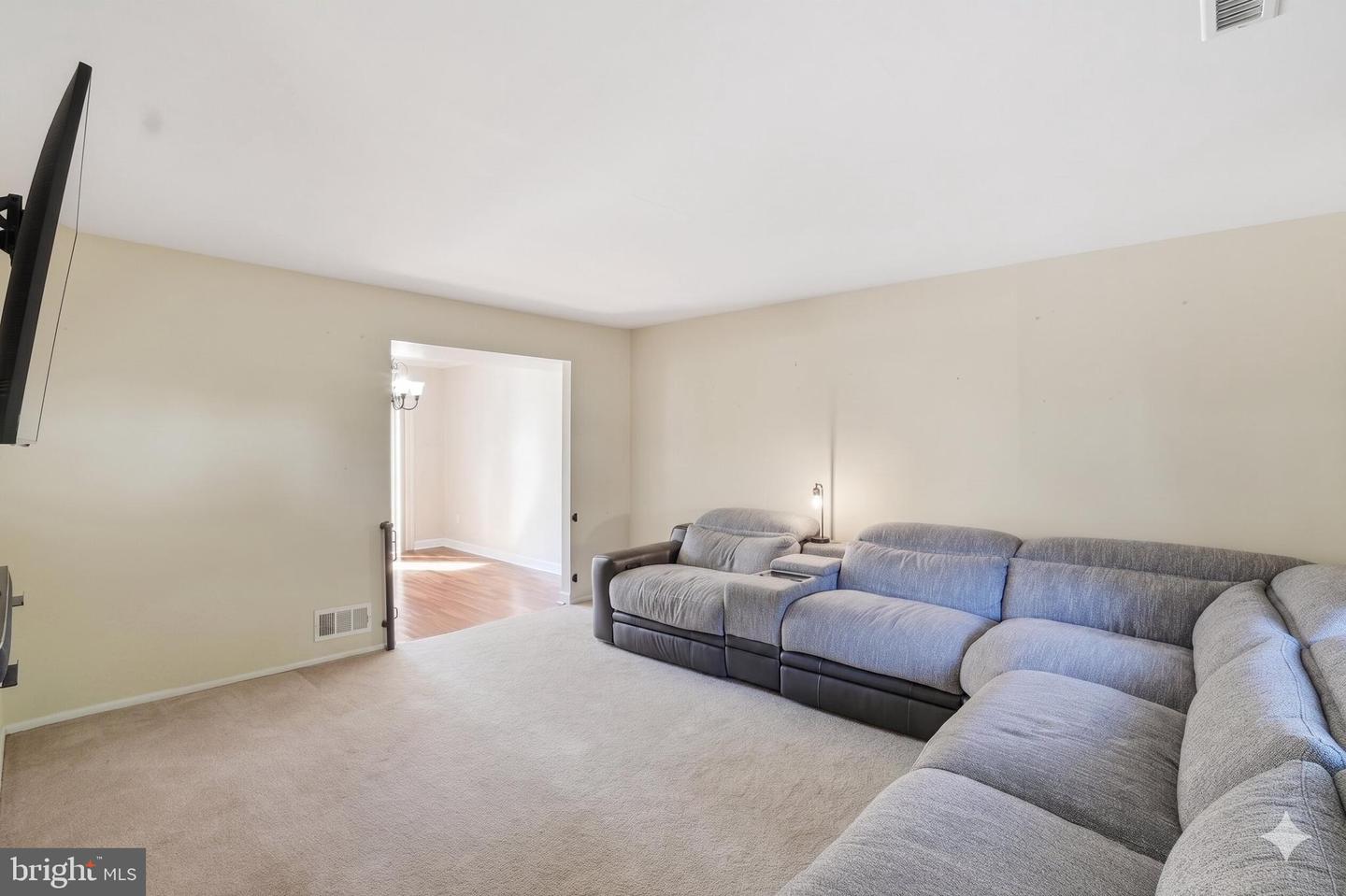 4110 Nesconset Dr Property Photo 11