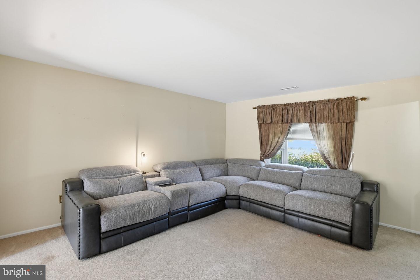 4110 Nesconset Dr Property Photo 12