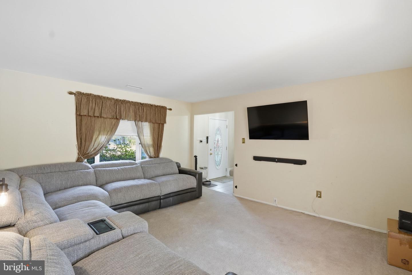 4110 Nesconset Dr Property Photo 13