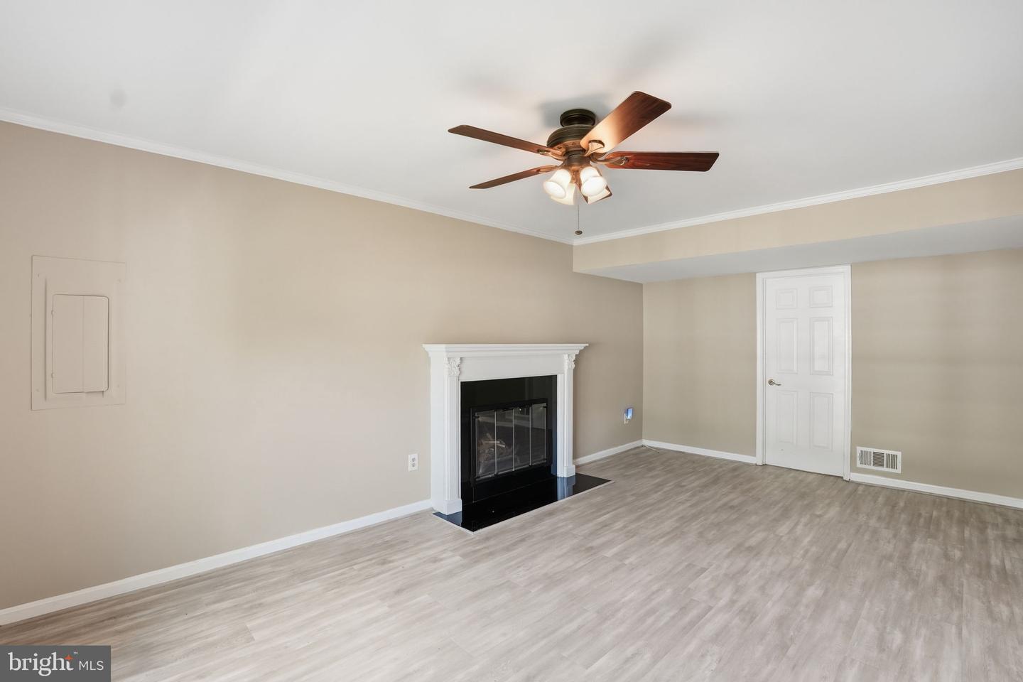 4110 Nesconset Dr Property Photo 14