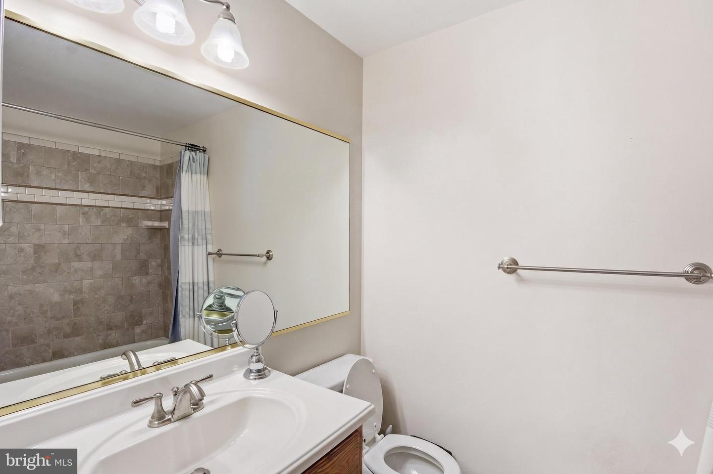 4110 Nesconset Dr Property Photo 20