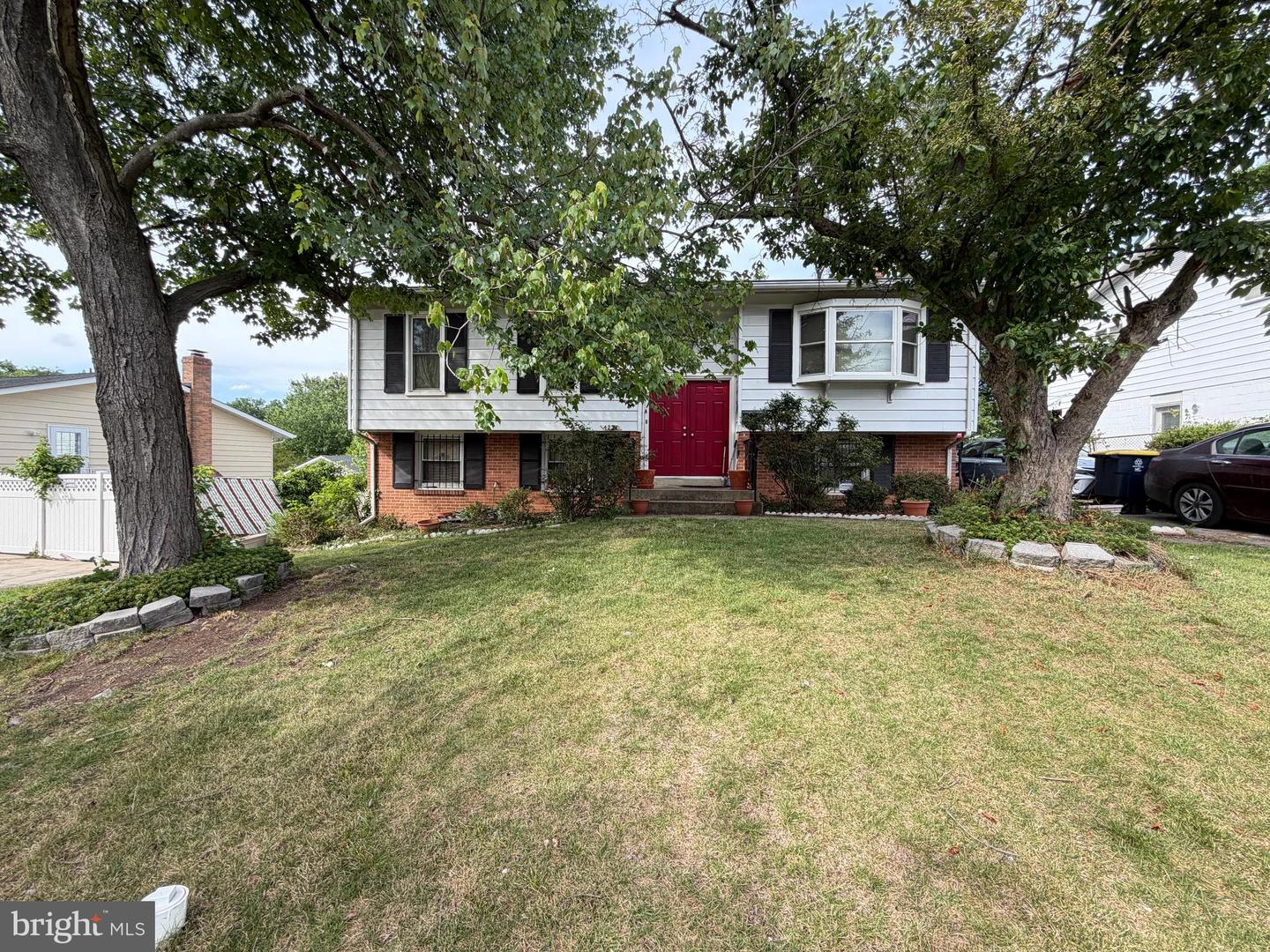 4231 Kinmount Rd Property Photo 2