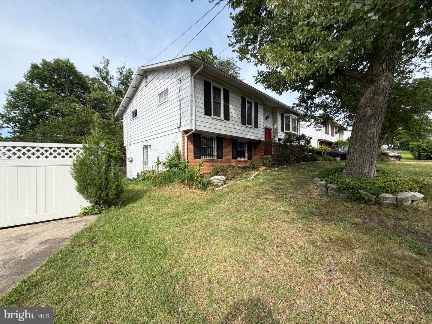 4231 Kinmount Rd Property Photo 6