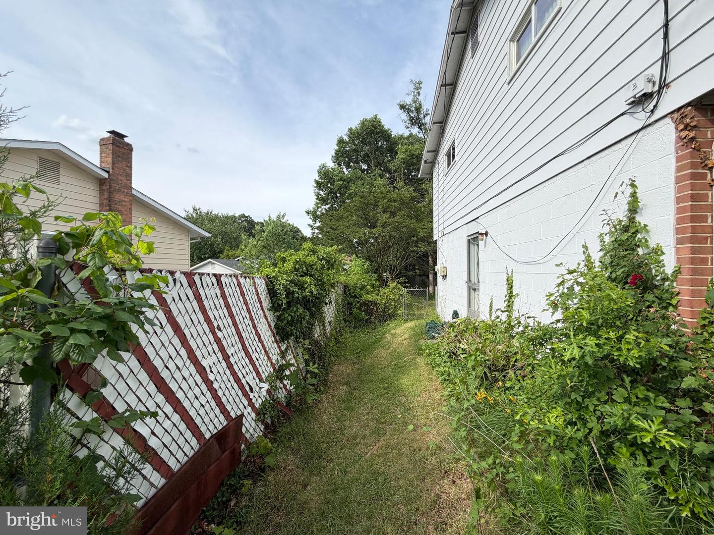4231 Kinmount Rd Property Photo 7