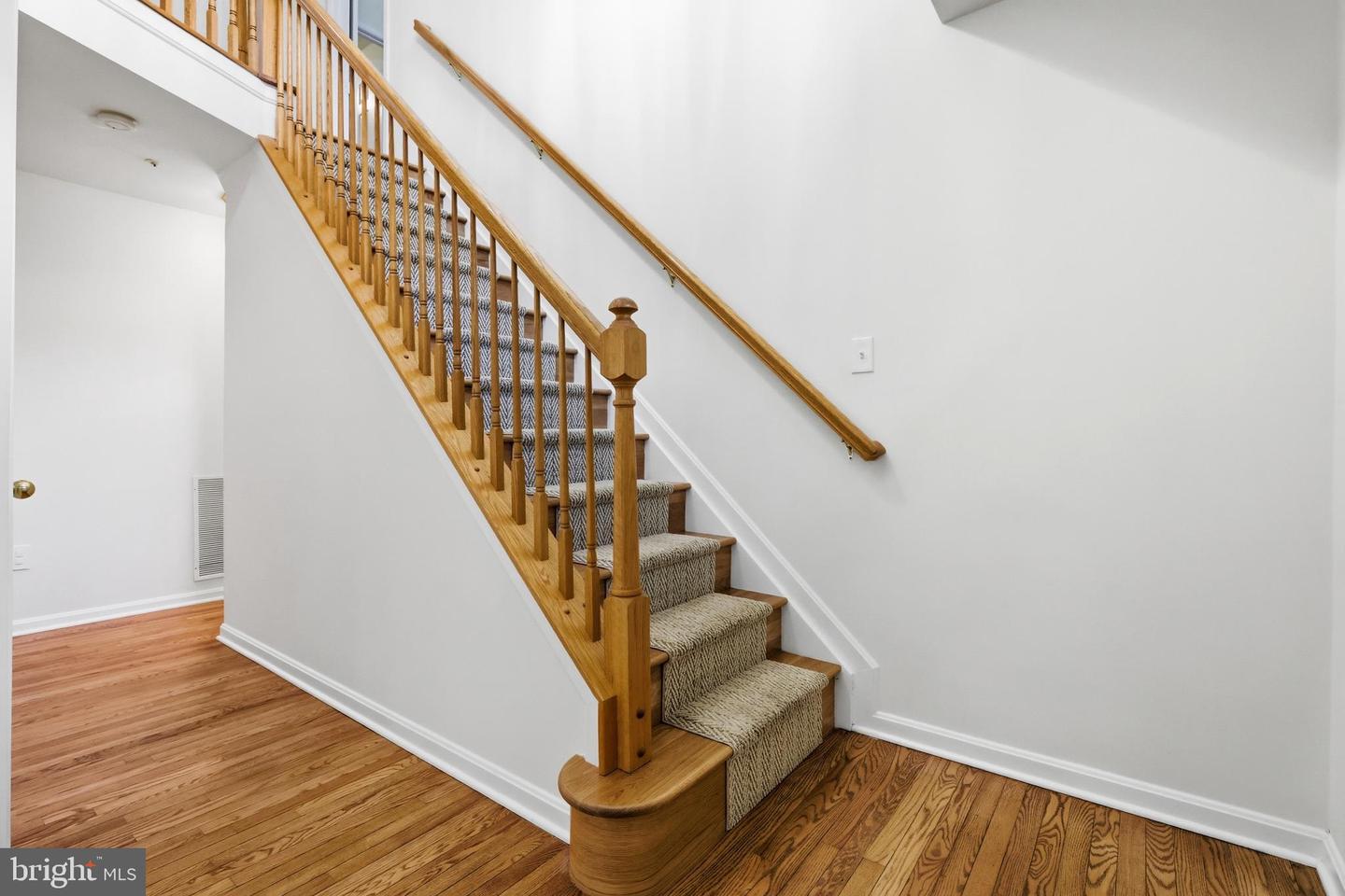 10003 Goose Pond Ct Property Photo 3