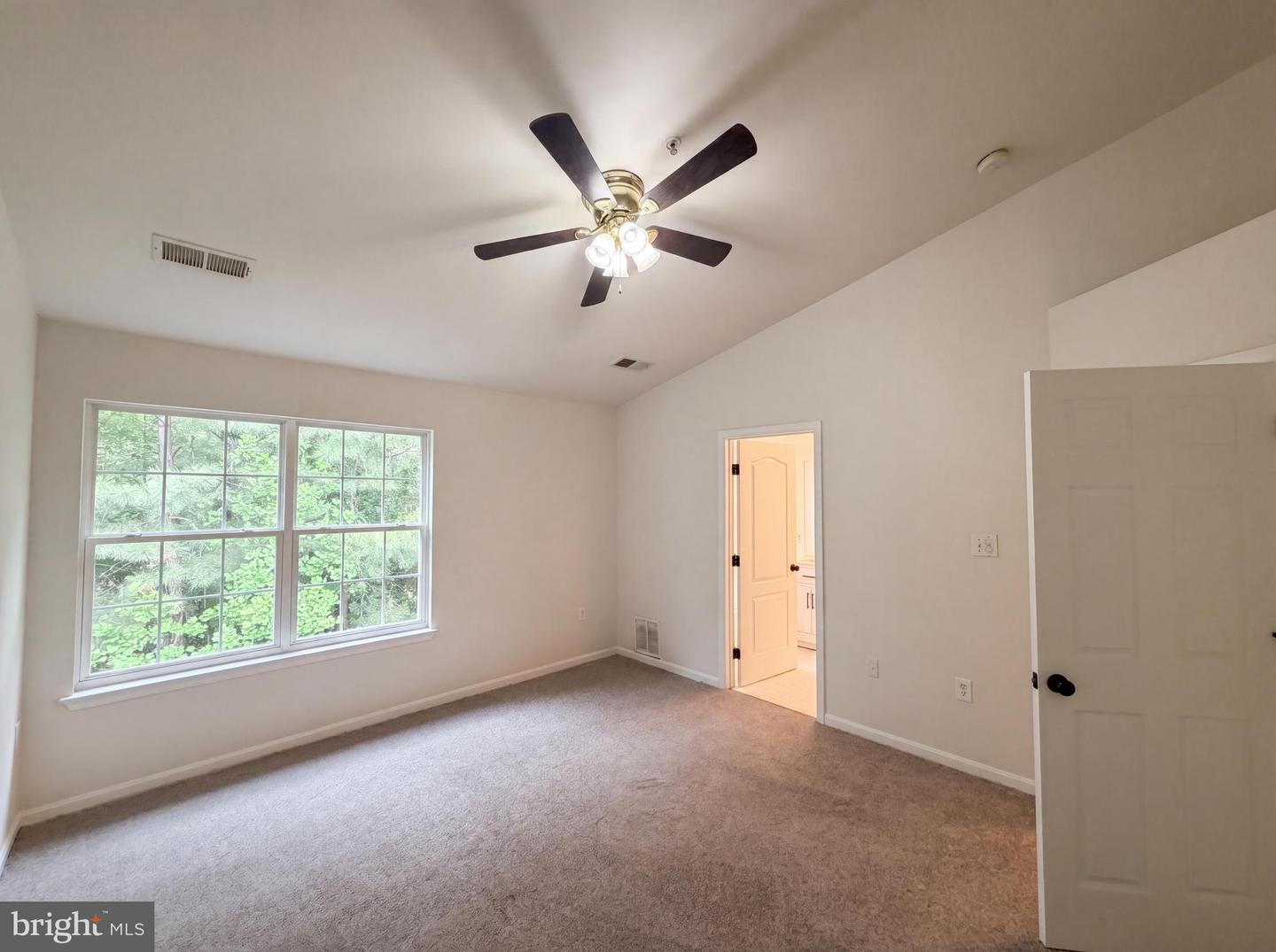 15513 Kennett Square Way Property Photo 4