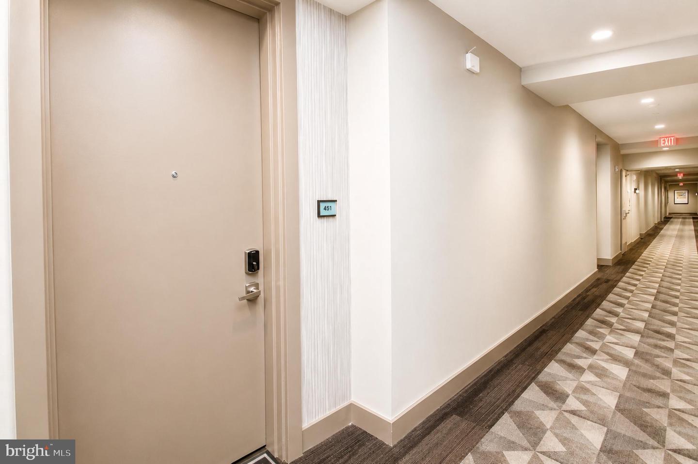 145 Riverhaven Dr #451 Property Photo 4