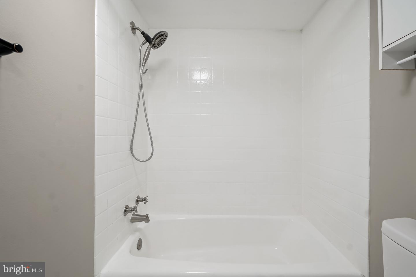 8487 Greenbelt Rd Property Photo 18