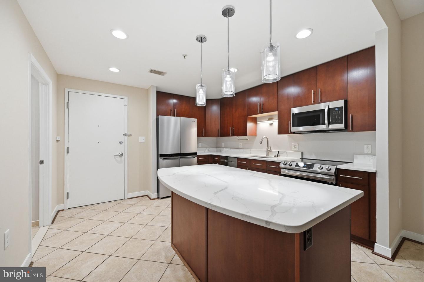 157 Fleet St #211 Property Photo 5