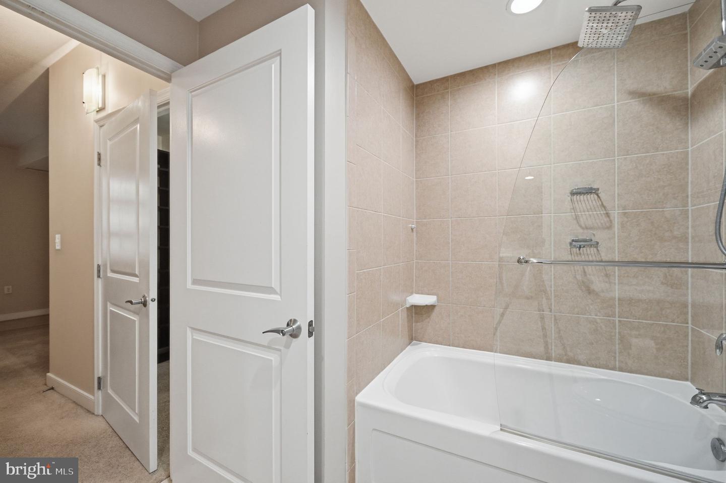 157 Fleet St #211 Property Photo 16