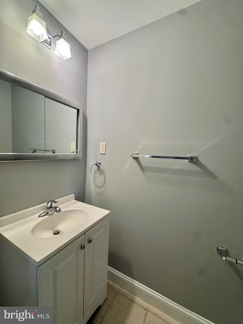 4908 Rocky Spring Ln Property Photo 6