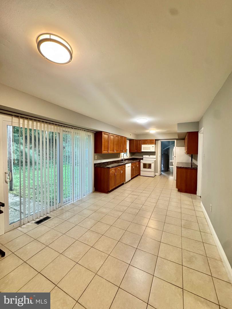 4908 Rocky Spring Ln Property Photo 12