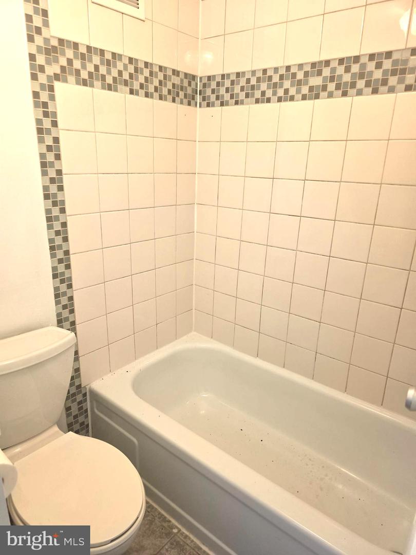 1836 Metzerott #1704 Property Photo 24