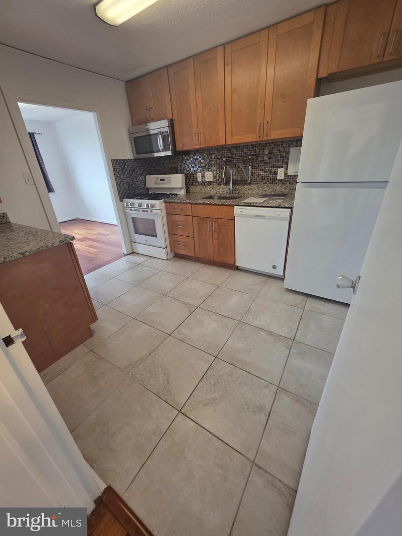 1836 Metzerott #1704 Property Photo 27
