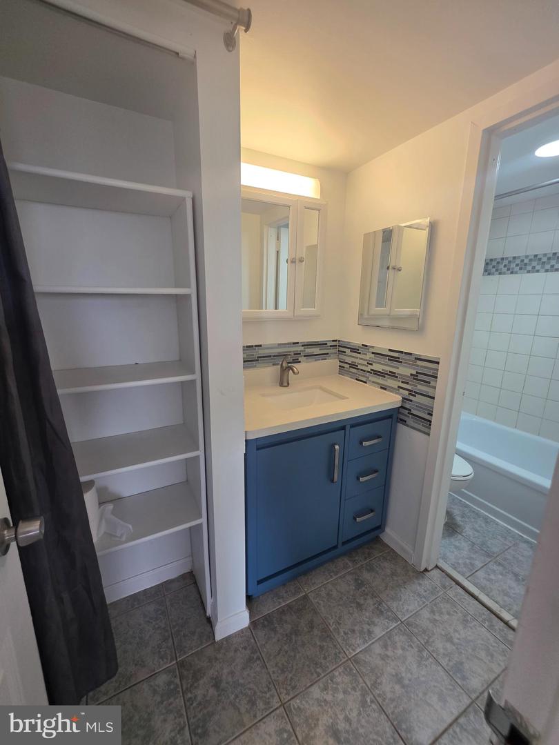 1836 Metzerott #1704 Property Photo 40