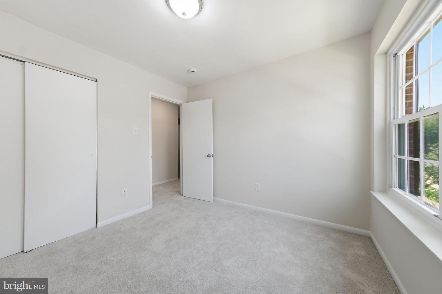 8209 Londonderry Ct Property Photo 12