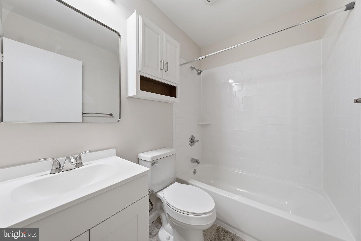 8209 Londonderry Ct Property Photo 15