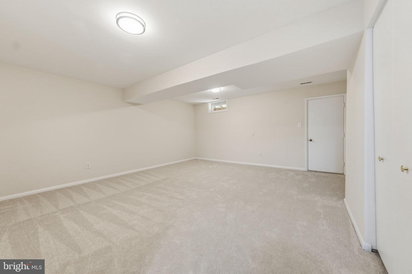 8209 Londonderry Ct Property Photo 18