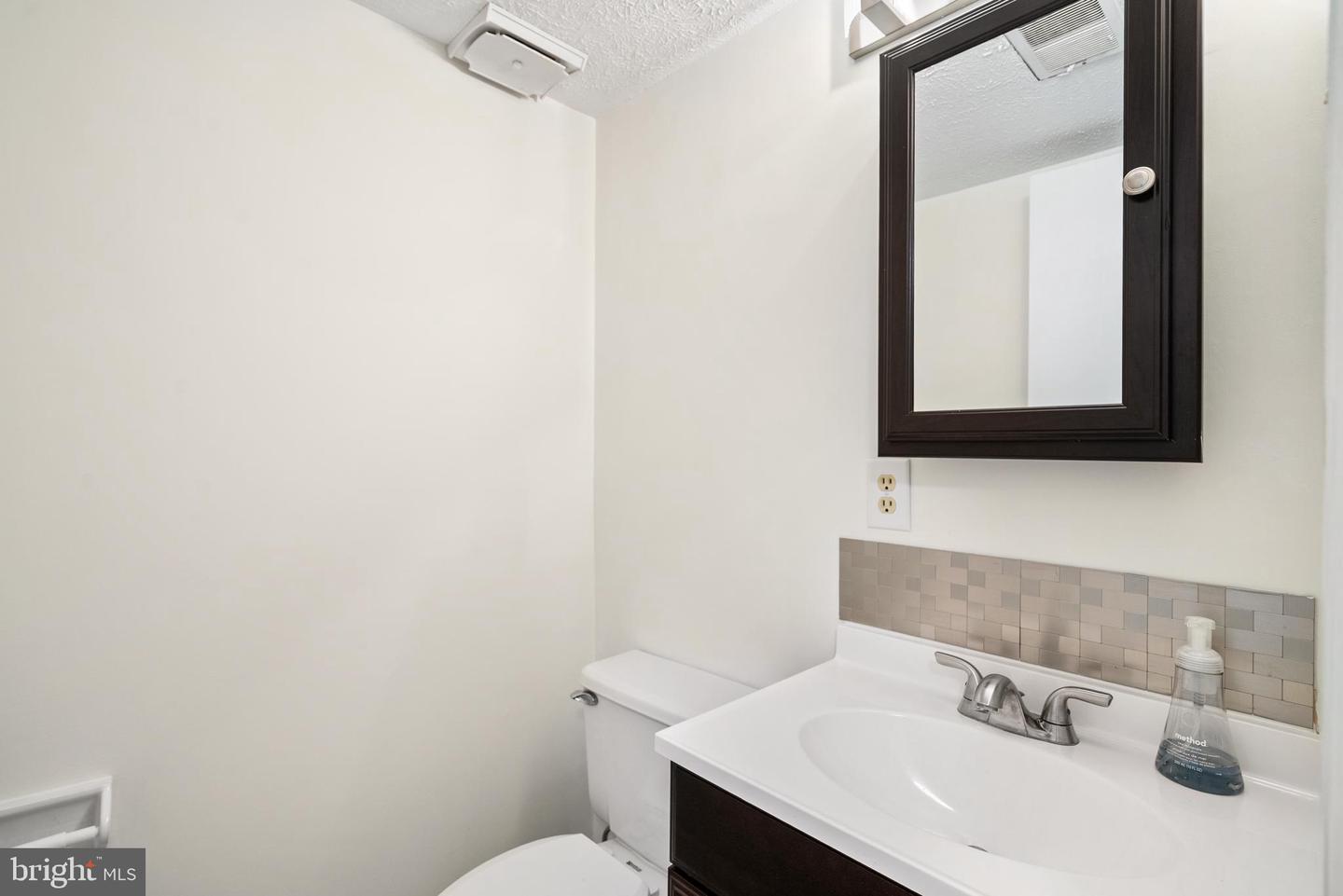 3801 Northrop Pl Property Photo 9