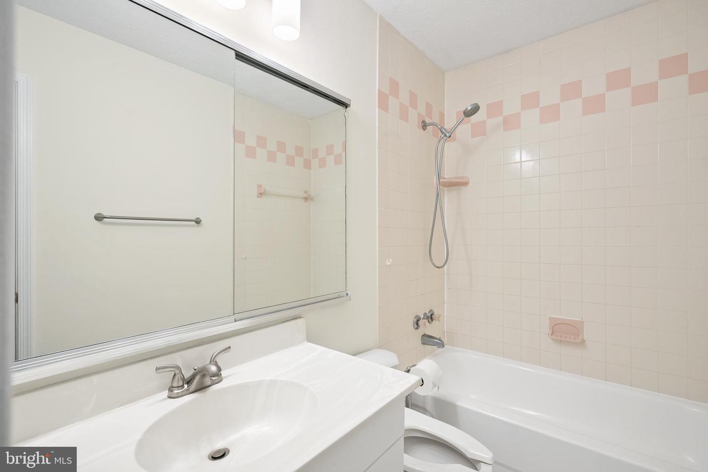 3801 Northrop Pl Property Photo 15