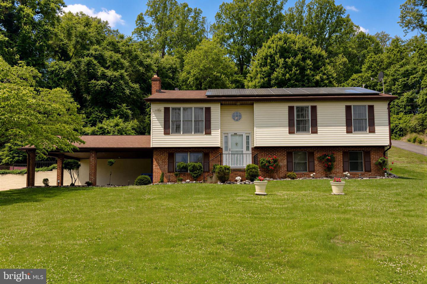 23401 Hawkins Dr Property Photo 2