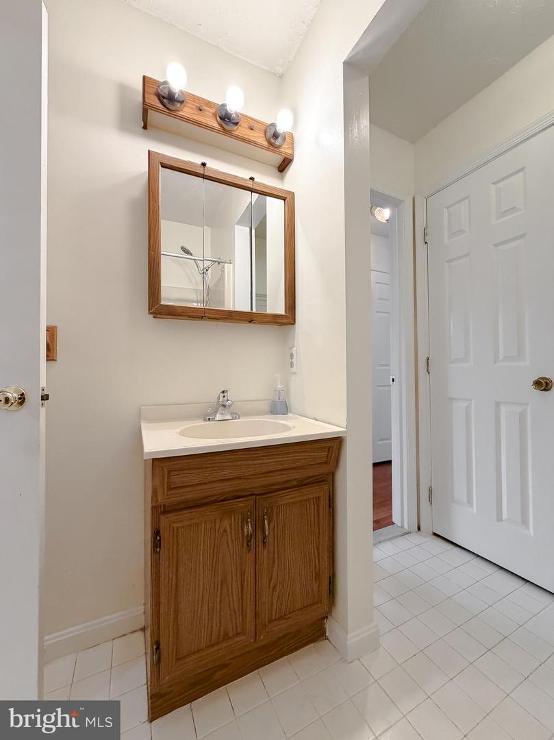 23401 Hawkins Dr Property Photo 14