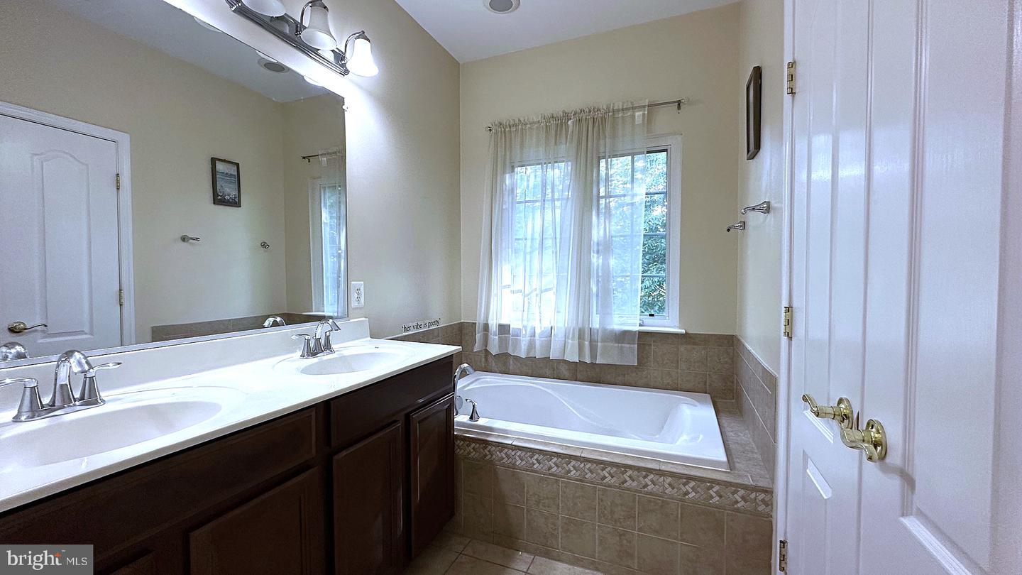 522 Tailgate Ter Property Photo 22