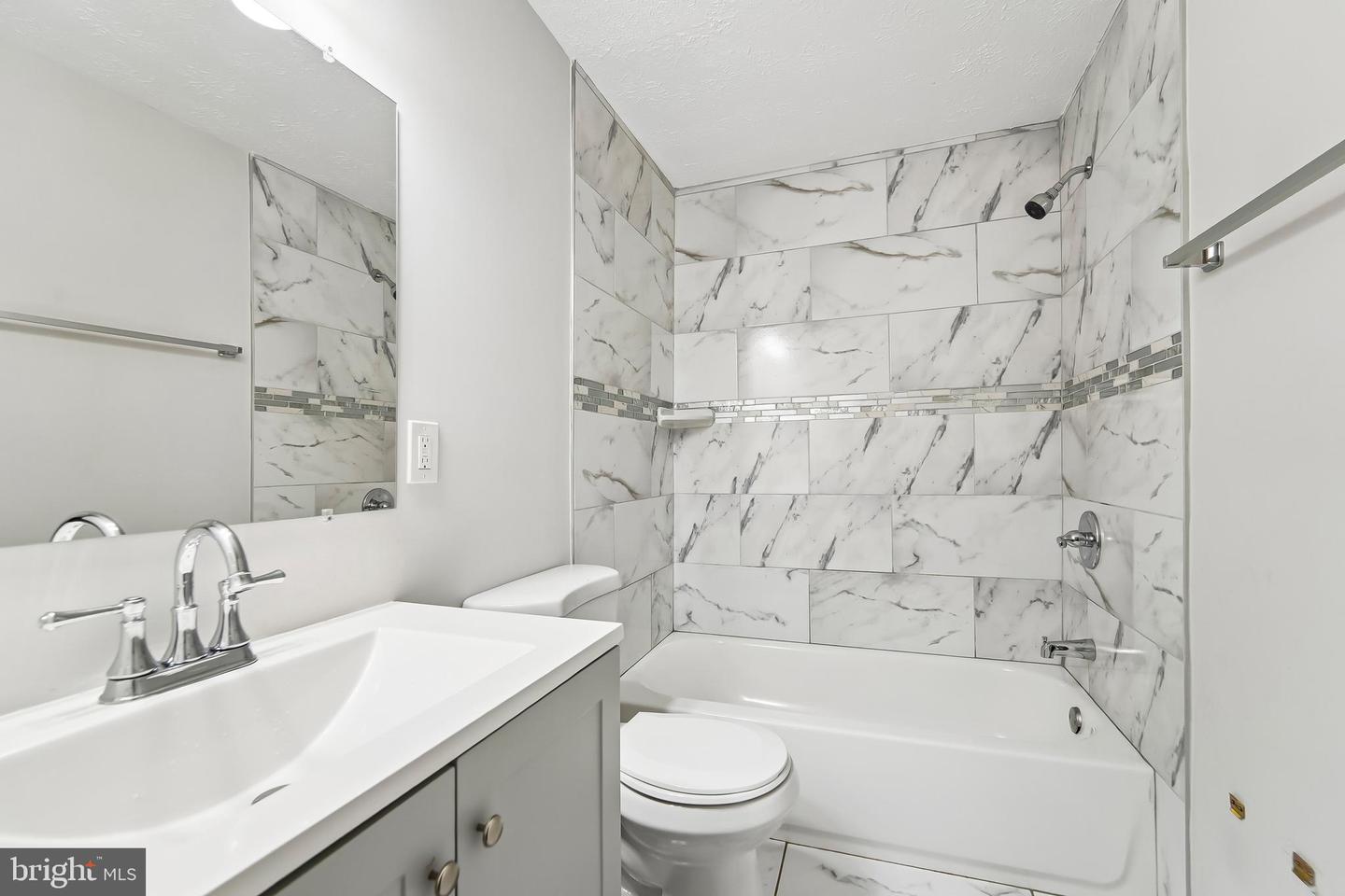 14026 Briarwood Dr Property Photo 33