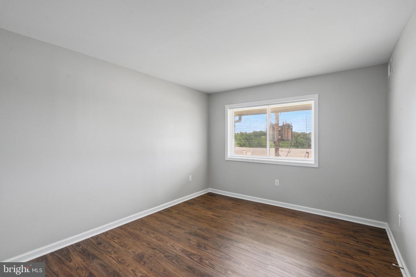 5402 85th Ave #202 Property Photo 16