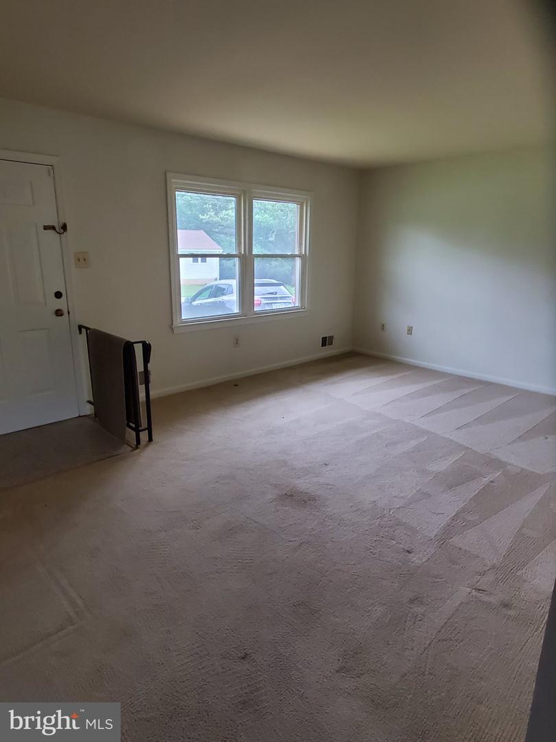 2704 John A Thompson Rd Property Photo 4