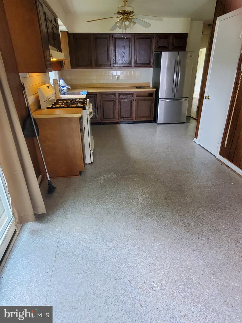 2704 John A Thompson Rd Property Photo 6