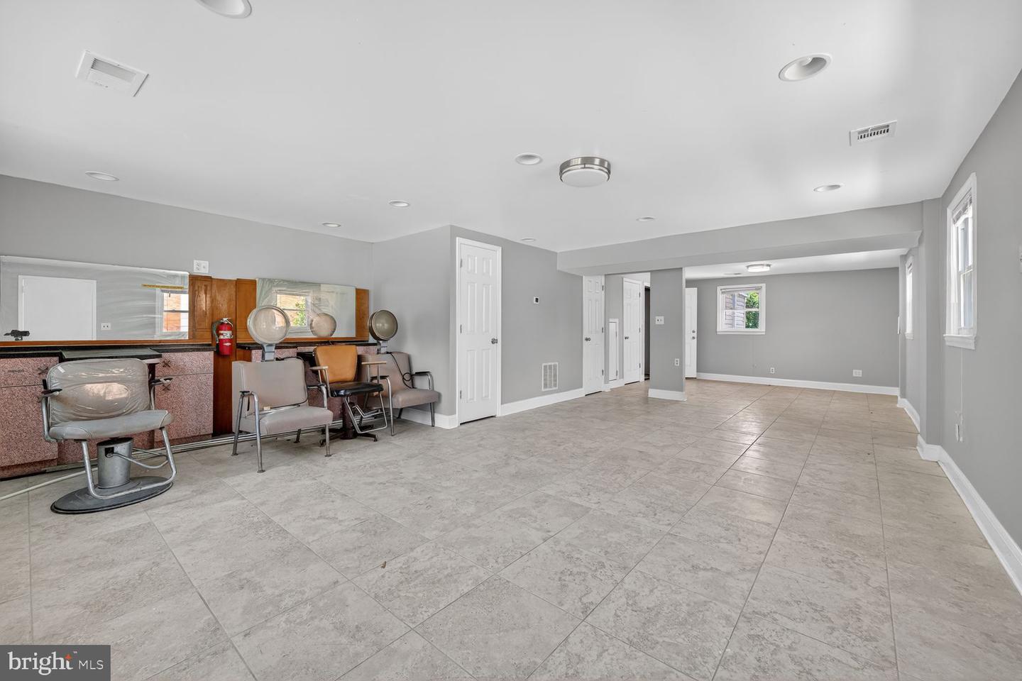 7205 Livingston Rd Property Photo 17
