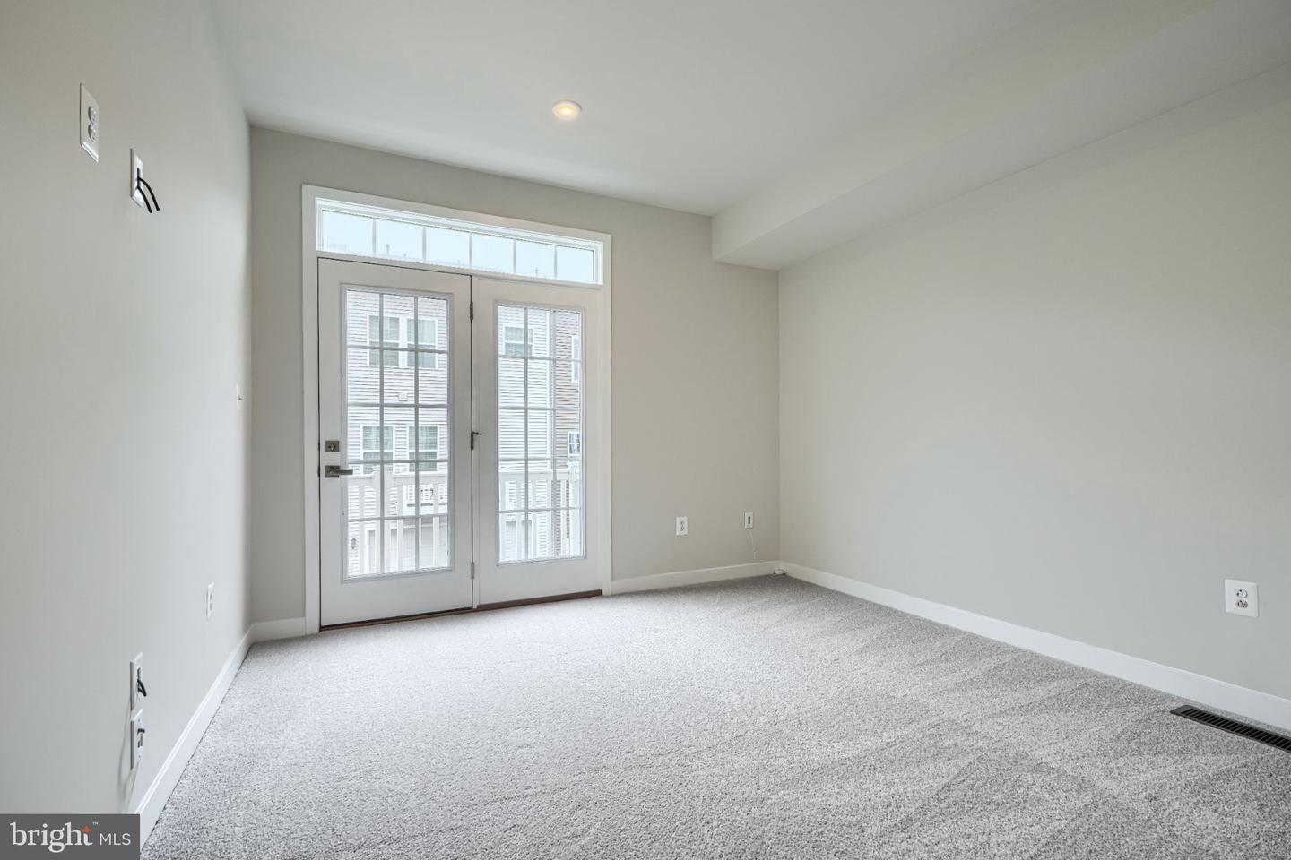 10720 Presidential Pkwy Property Photo 21