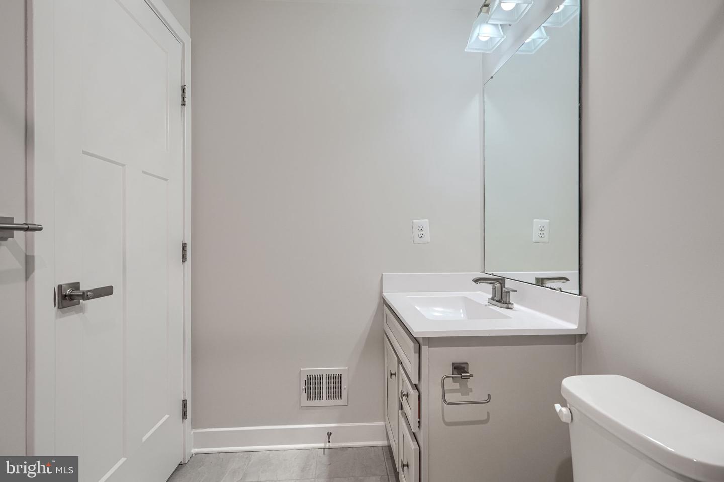 10720 Presidential Pkwy Property Photo 29