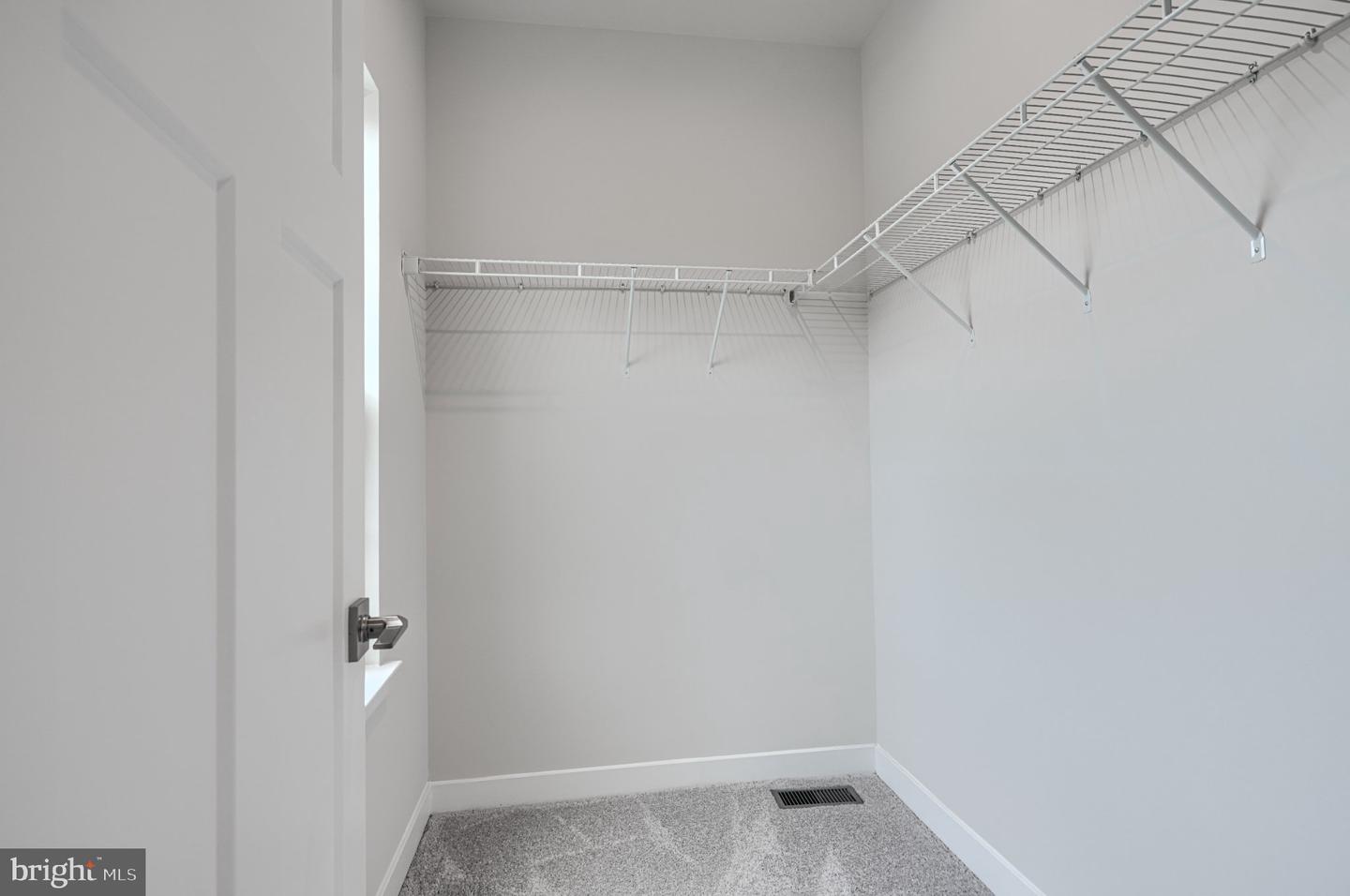 10720 Presidential Pkwy Property Photo 38