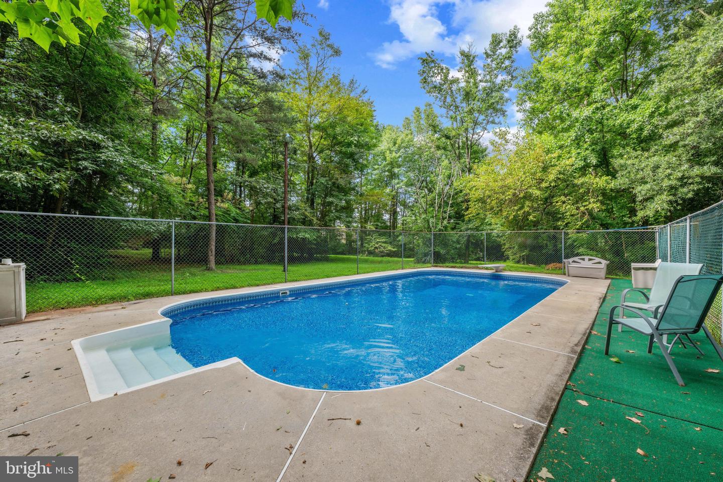 12101 Duckettown Rd Property Photo 6