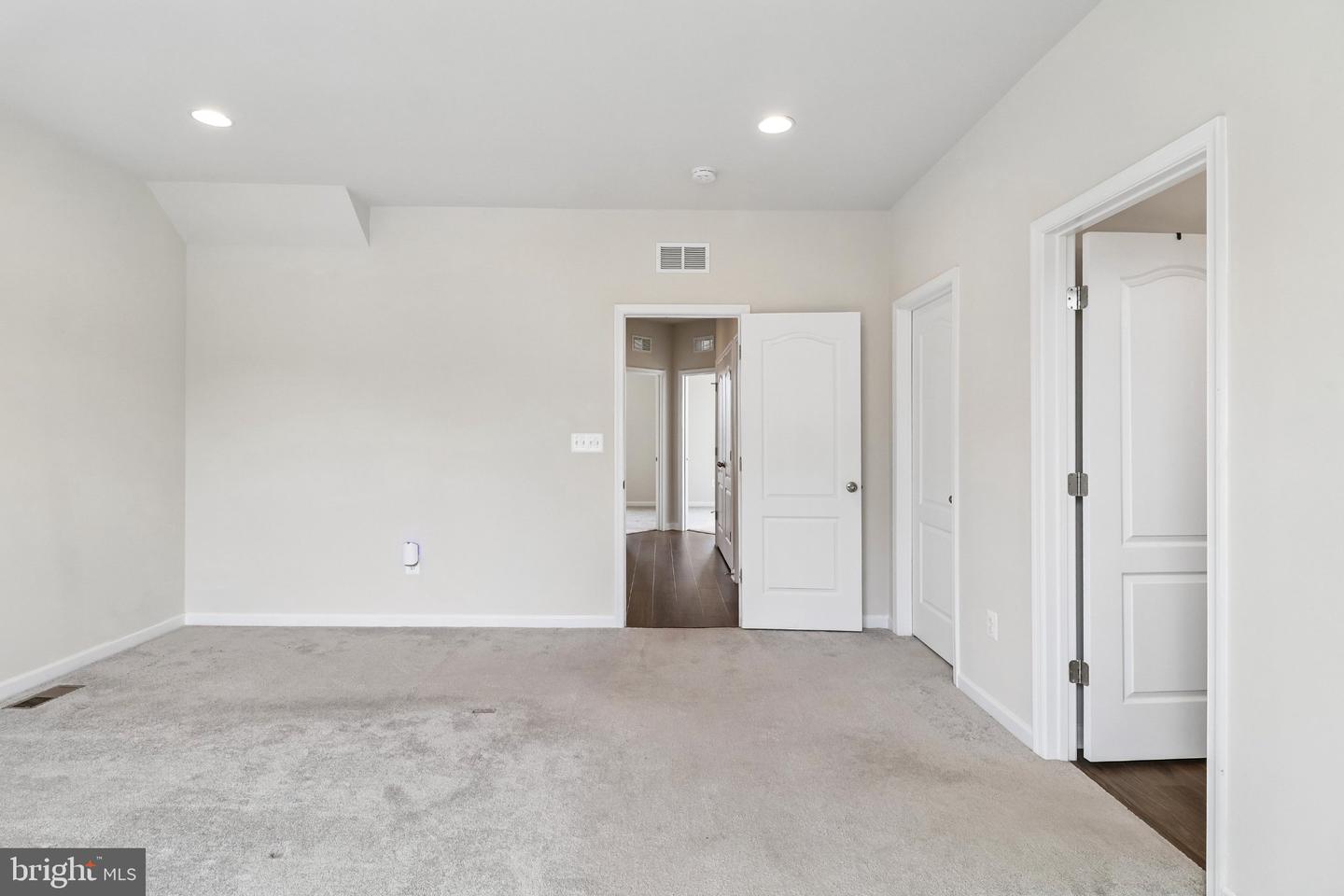 7720 Presidential Pkwy Property Photo 31