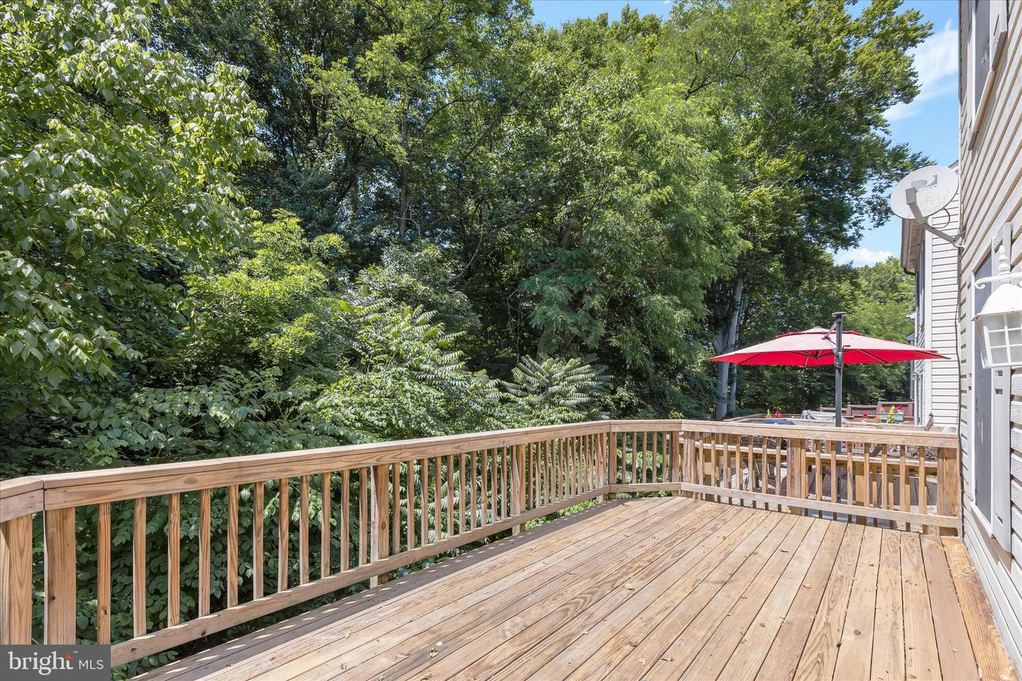 716 Streamside Dr Property Photo 4