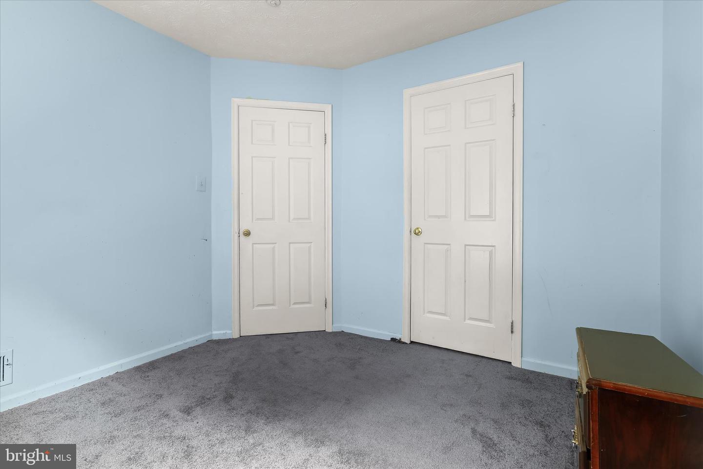 716 Streamside Dr Property Photo 22