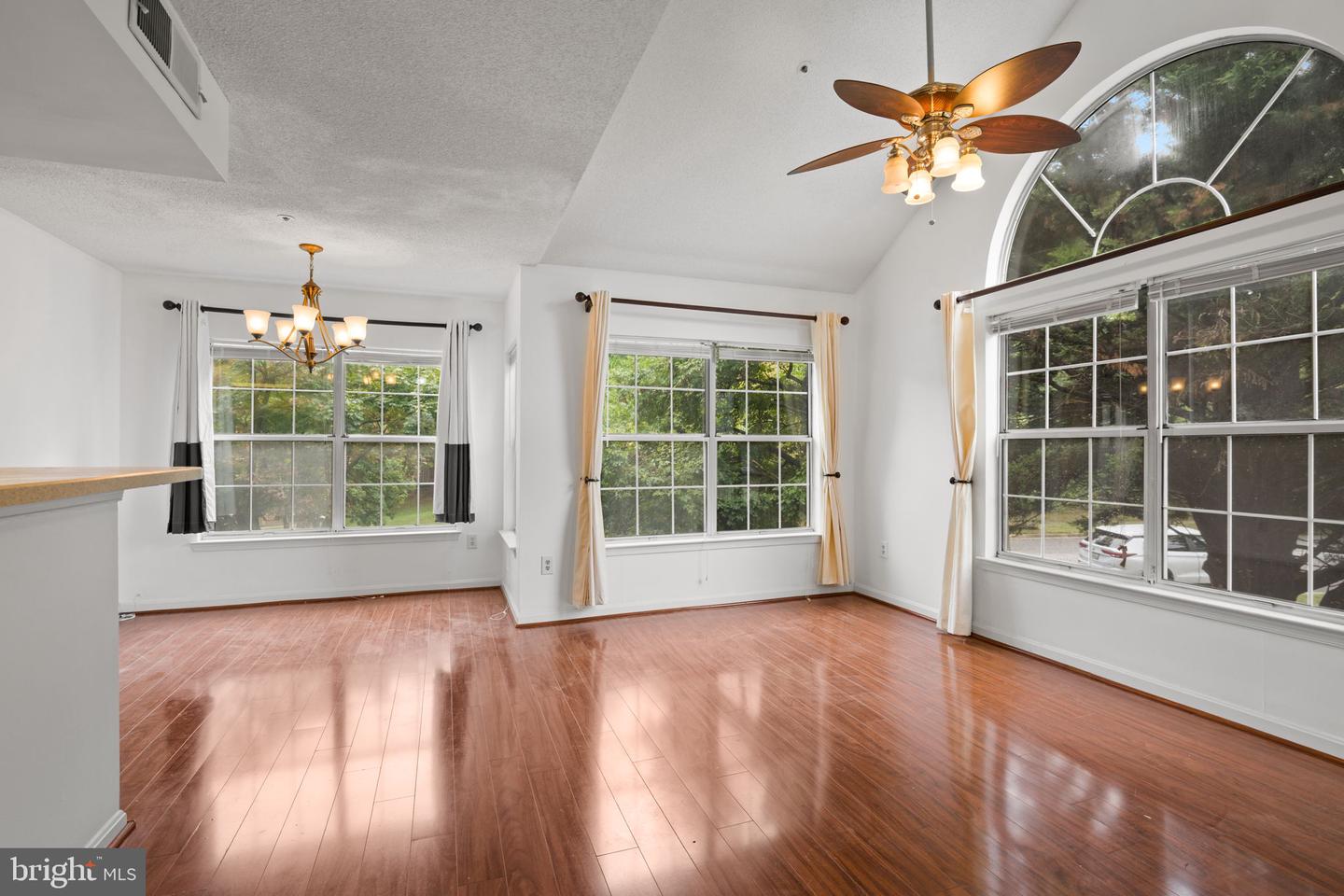 15819 Easthaven Ct #210 Property Photo 8