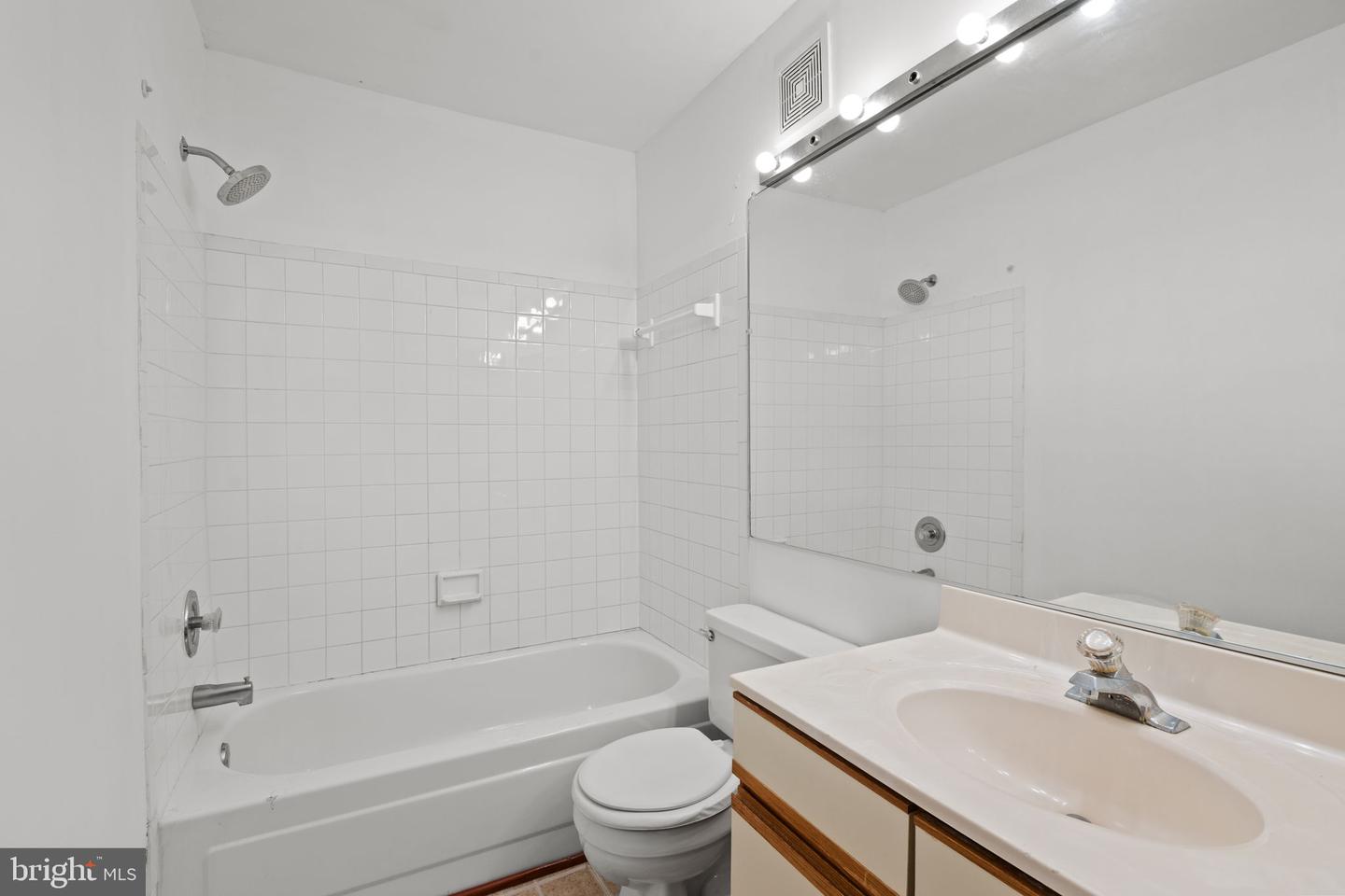 15819 Easthaven Ct #210 Property Photo 30
