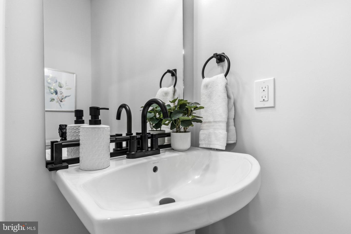 4925 Devitt Pl Property Photo 19