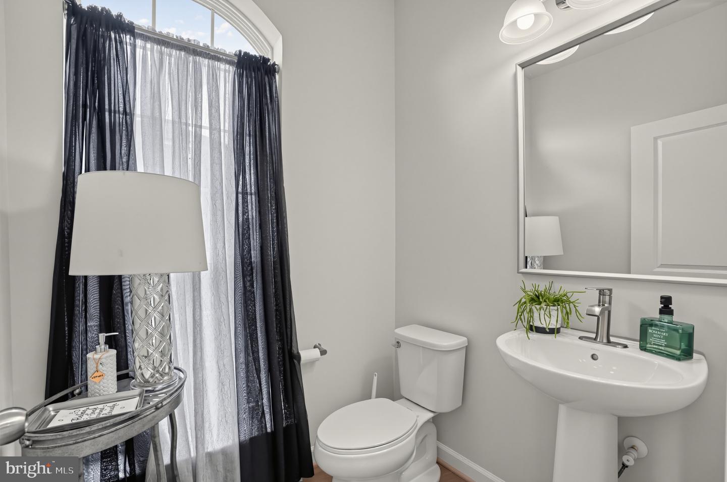 601 Leigh Way Property Photo 13