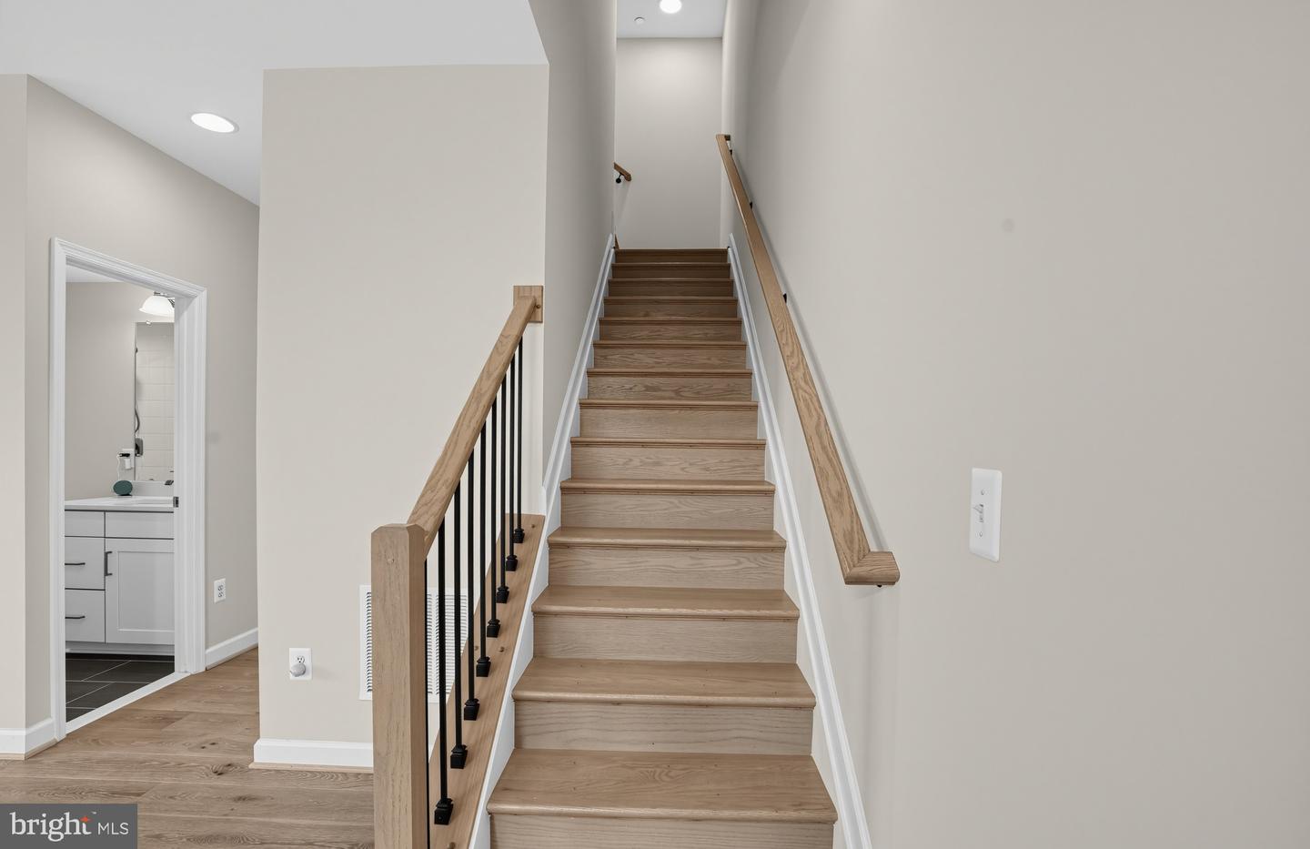 601 Leigh Way Property Photo 33