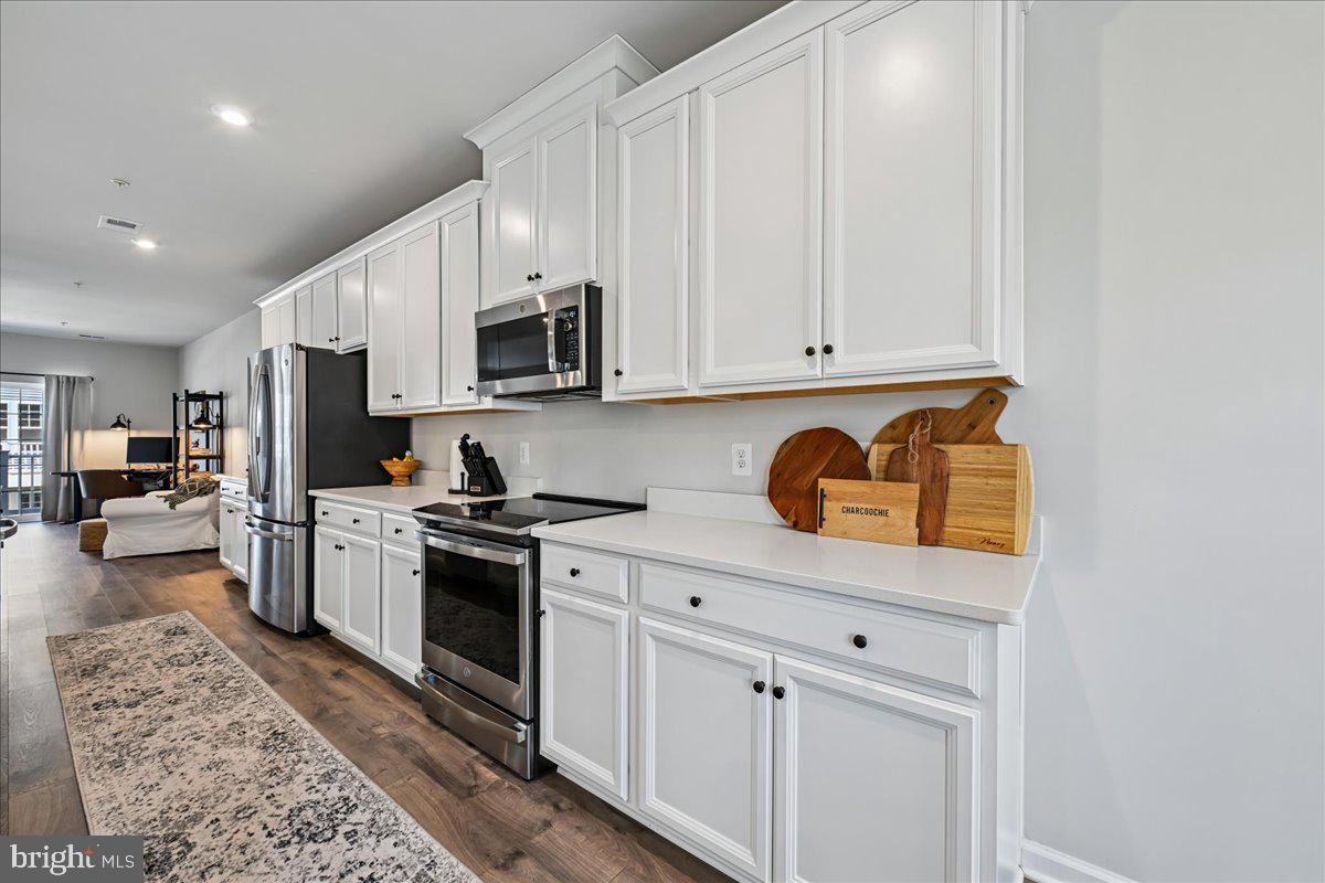10518 Jim Lovell Ln Property Photo 12