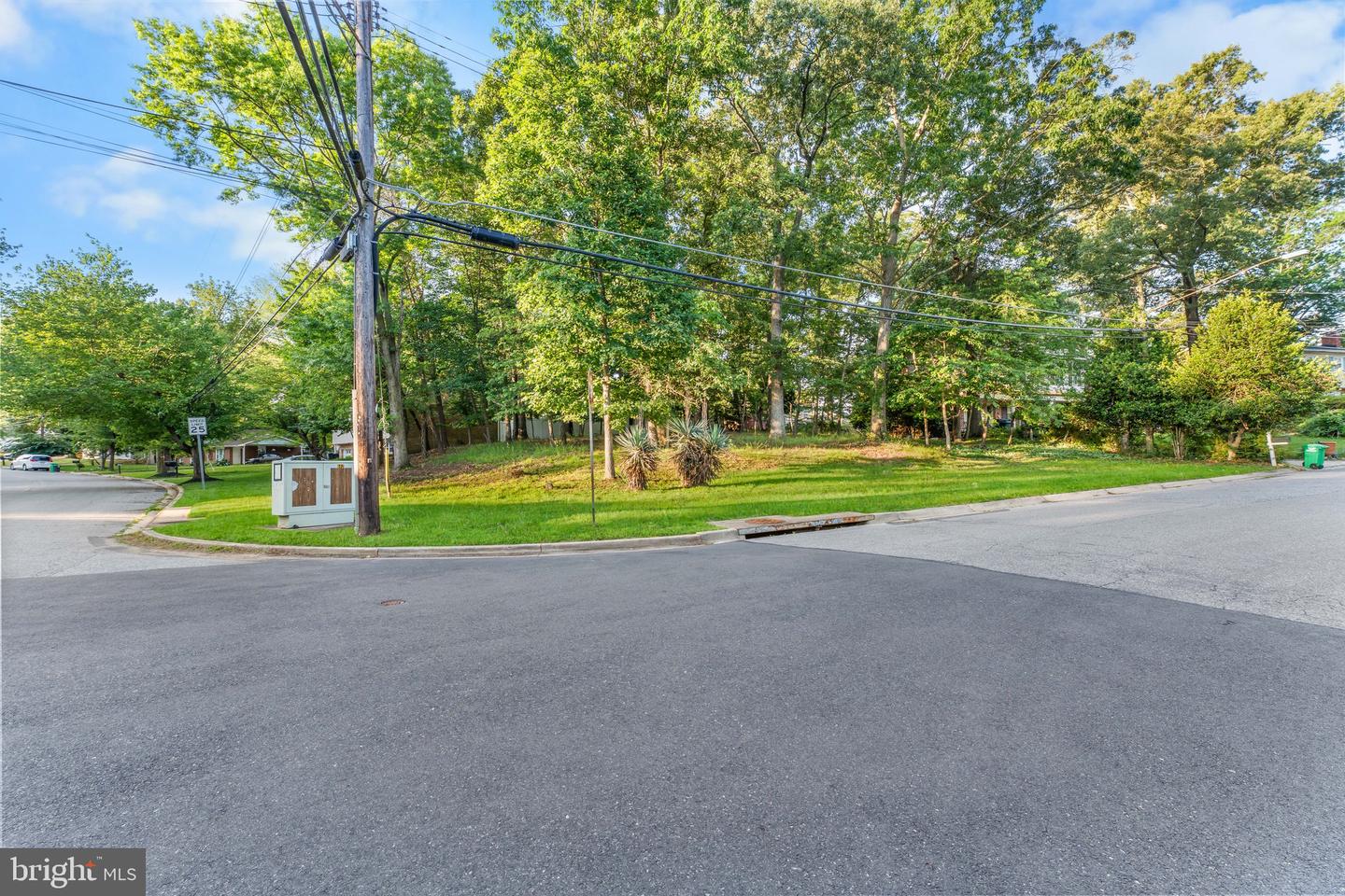 600 Kings Ln Property Photo 3