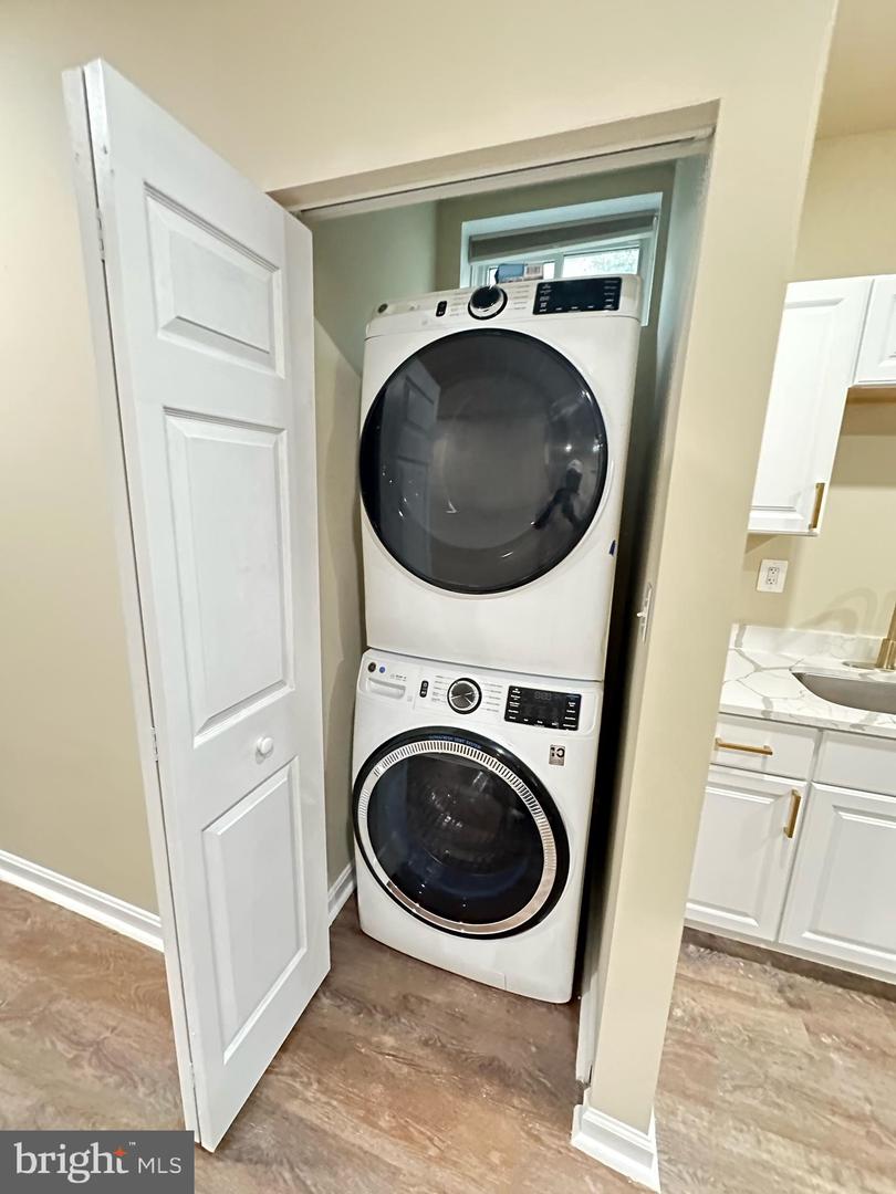 2511 Sir Michael Pl #basement Property Photo 8